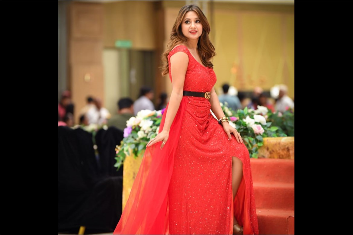 pune trade show hostess